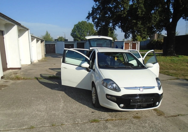 Fiat Punto cena 14900 przebieg: 210655, rok produkcji 2012 z Płock małe 562